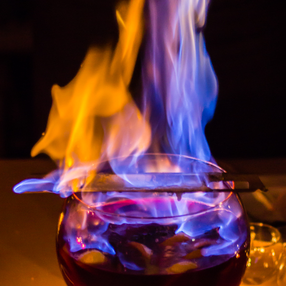 Die Feuerzangenbowle ist das alljährliche Dankeschön des Fördervereins.